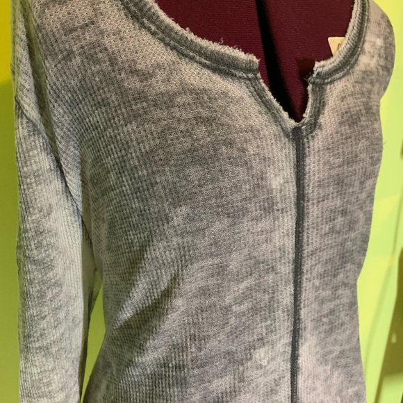 Ecoté Grey/White Waffle Knit Comfy Long Sleeve - Picture 4 of 8